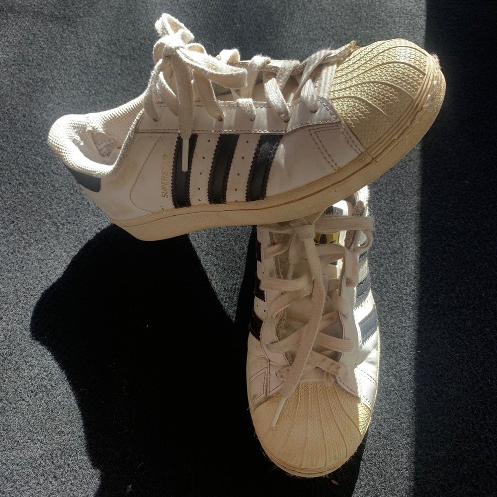 Adidas superstars